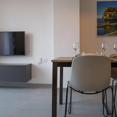 Portside Apartment *