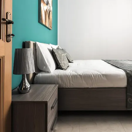 アパート ポートサイド マルサスカーラ